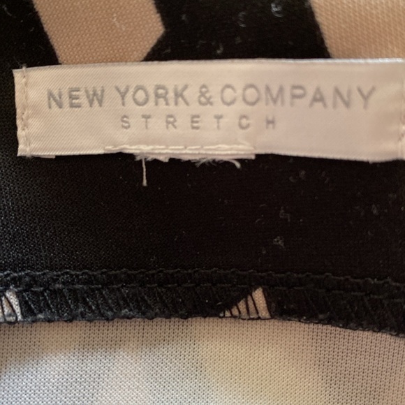 New York and Company skirt - Picture 5 of 6